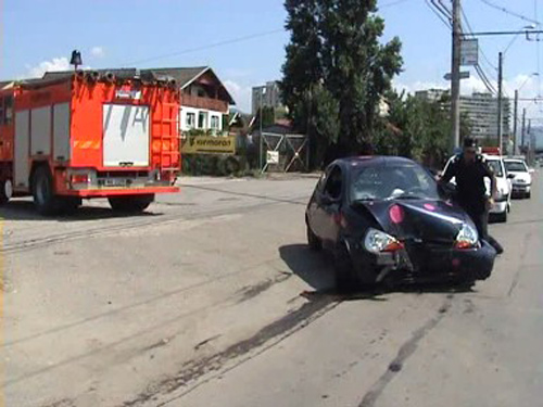 Foto accident B-dul Bucuresti (c) eMM.ro